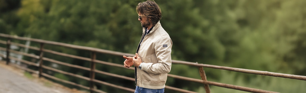 beige jas zomer