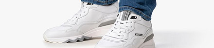 Witte sneakers Floris van Bommel